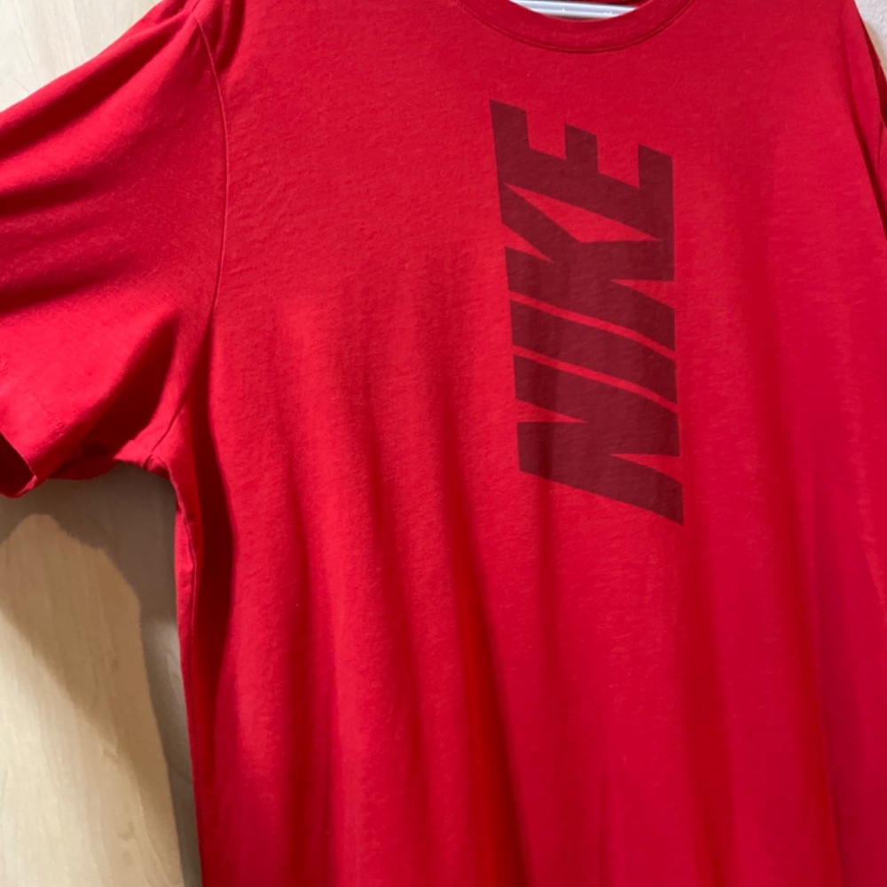 Men’s XL- Nike Dri-Fit Tee Shirt Red- 25 inches across chest from pit to pit and - Picture 2 of 4